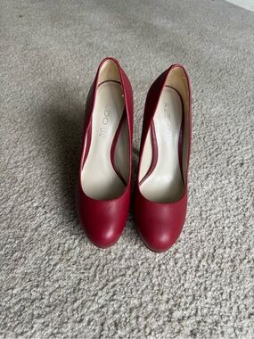 ALDO Women's Deep Red Round-Toe Pumps